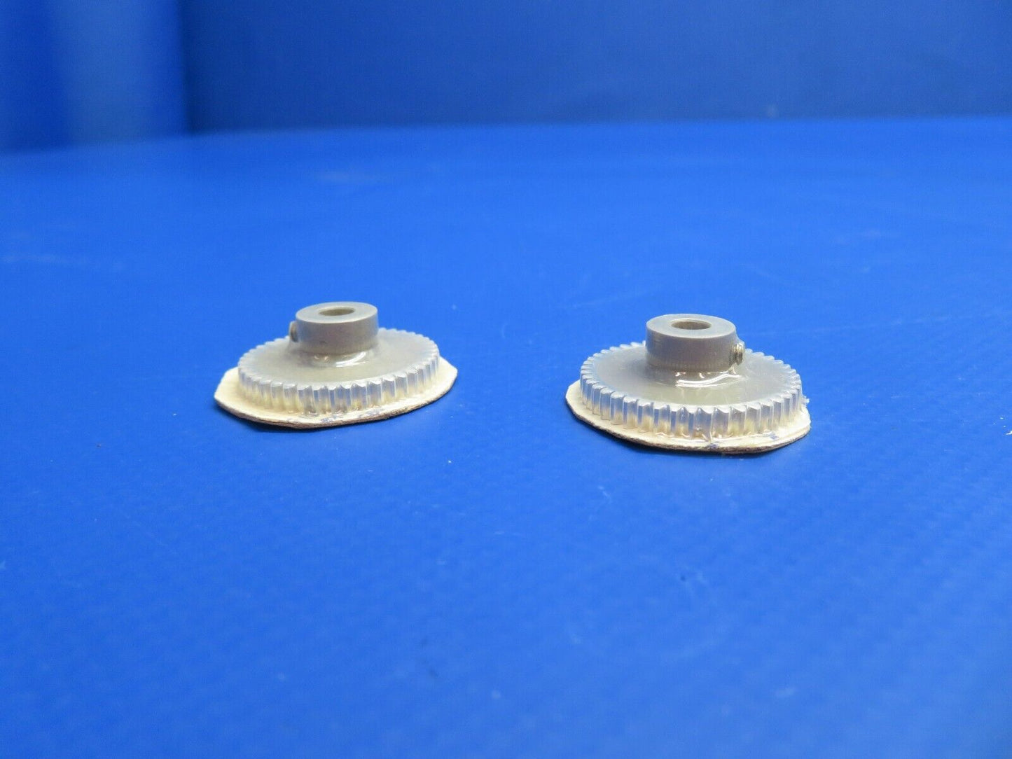 Cessna Internal Flap Motor Gear P/N P48A19-44 LOT OF 2 NOS (0922-932)