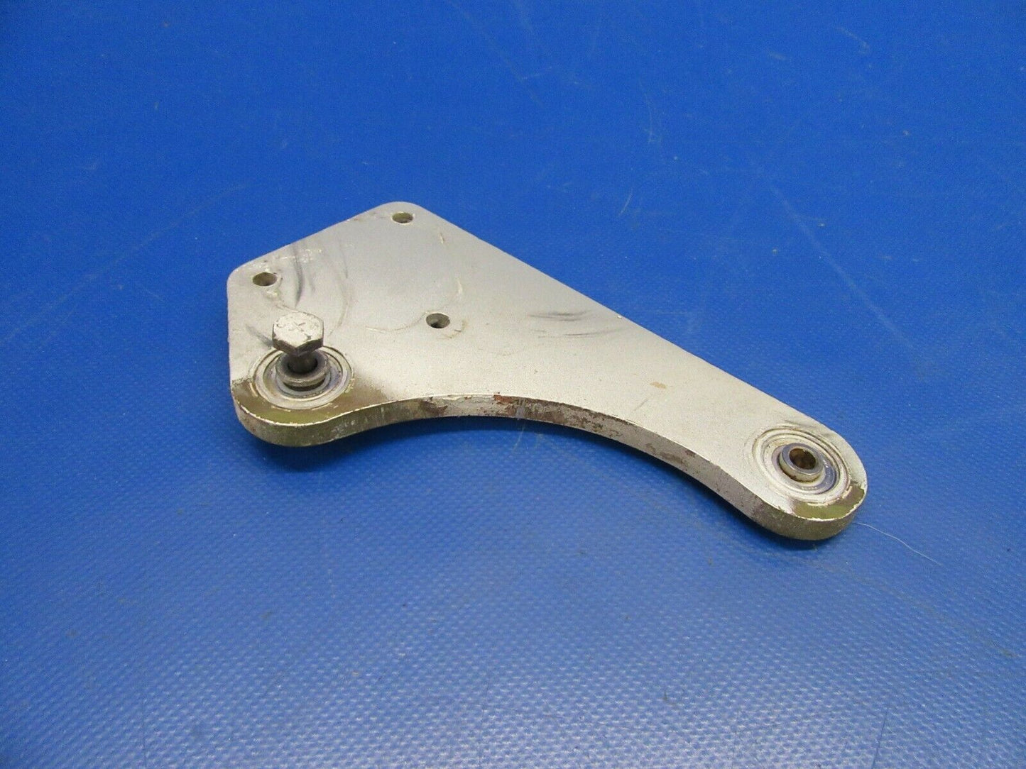 Cessna 310 R Elevator Bellcrank P/N 0832000-33 (0219-327)