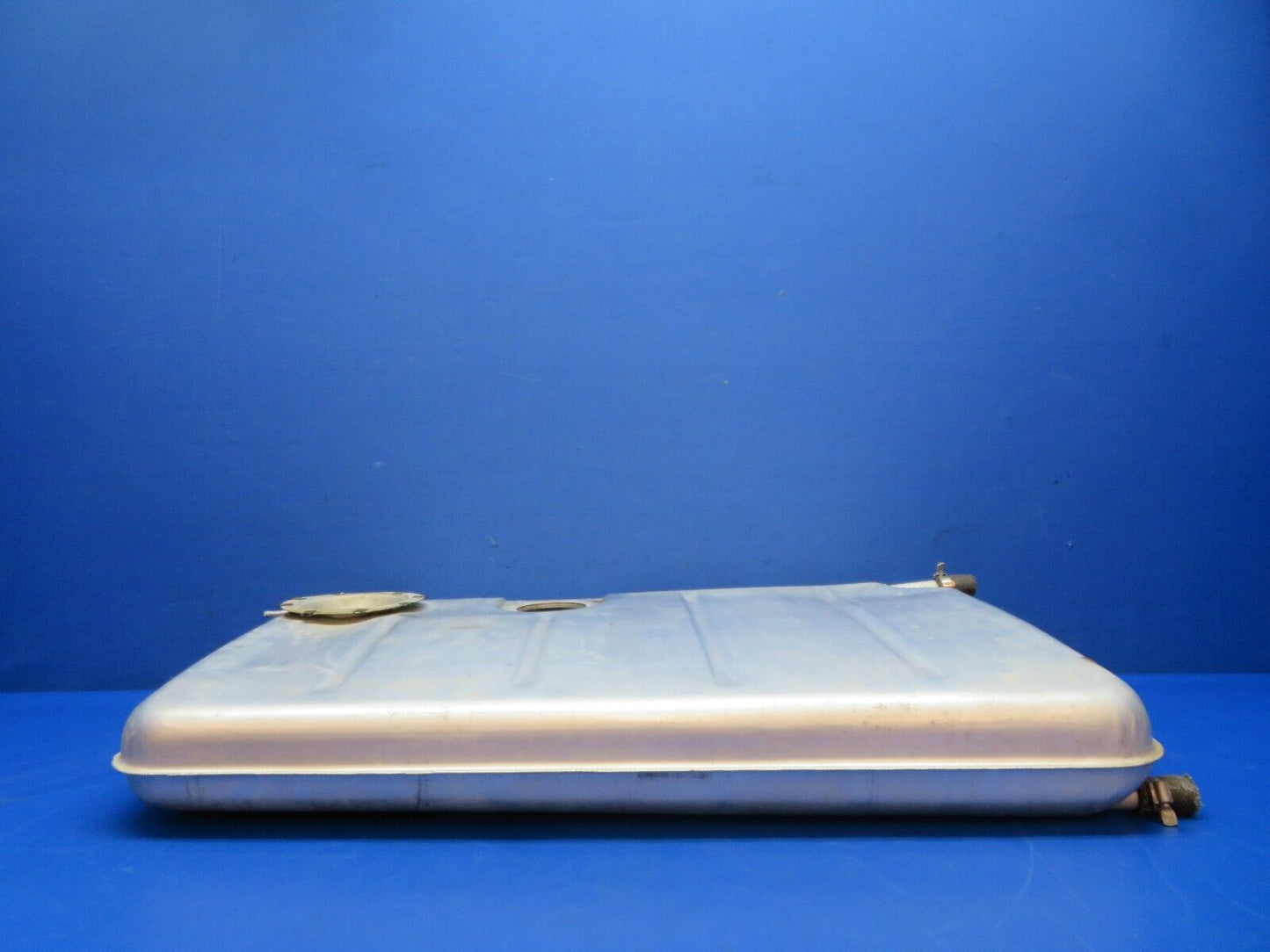 Cessna 337 / 337E LH OTBD Main Fuel Tank Assy P/N 1516120-3 (0124-181)