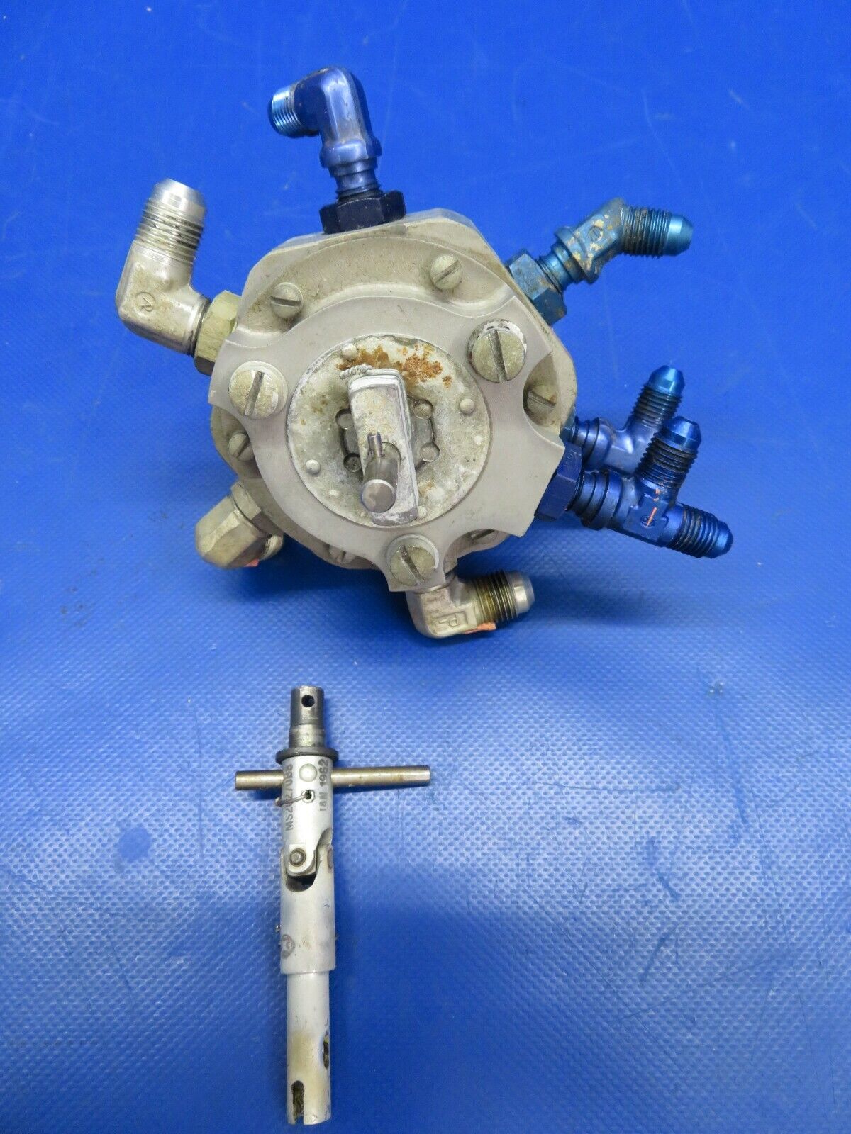 Beech Baron 95-A55 H & E ACFT Fuel Selector Valve LH HE 825-2 (0420-54)