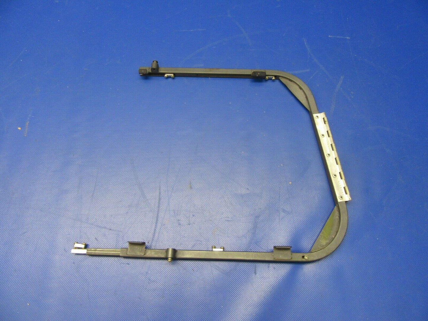 Cessna P210N Sliding Window Frame w / Hardware 2117148-21 (0421-655)