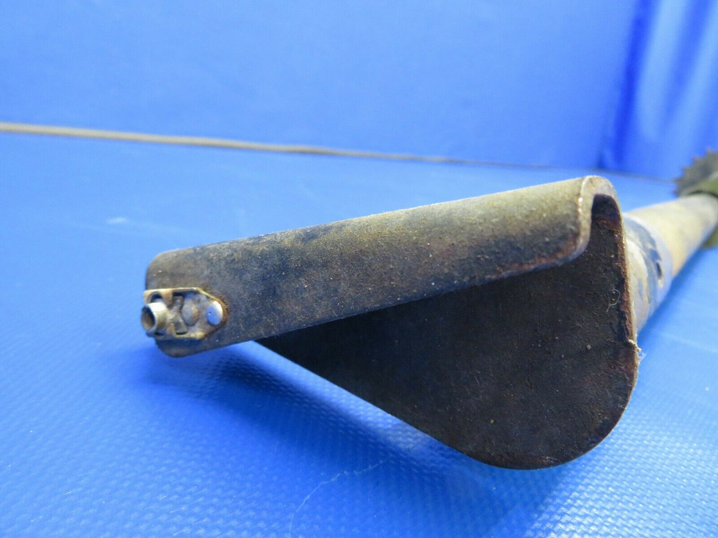 Piper PA-28-140 Flap Torque Tube w/ Sprocket P/N 62725-00, 62725-000 (1220-394)