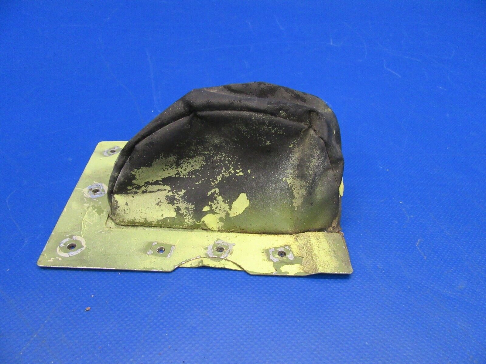 Cessna 310 / T310Q Hinge Cover Assy LH or RH FWD or AFT MLG 0822001-3 (0619-351)