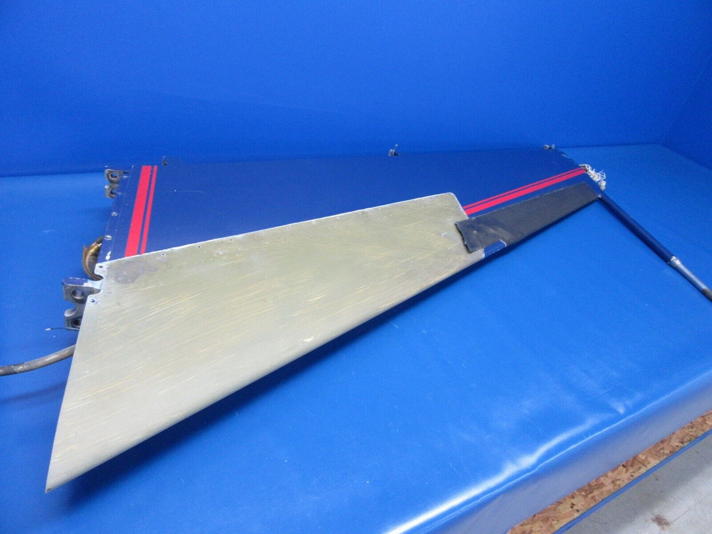 Aerostar 602P Vertical Stabilizer w/ Vortex Generators P/N 220000-01 (0423-218)