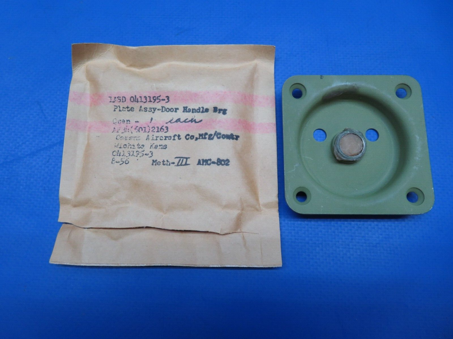 Cessna 170, 172 Door Handle Bearing Plate Assy P/N 0413195-3 NOS (0423-393)