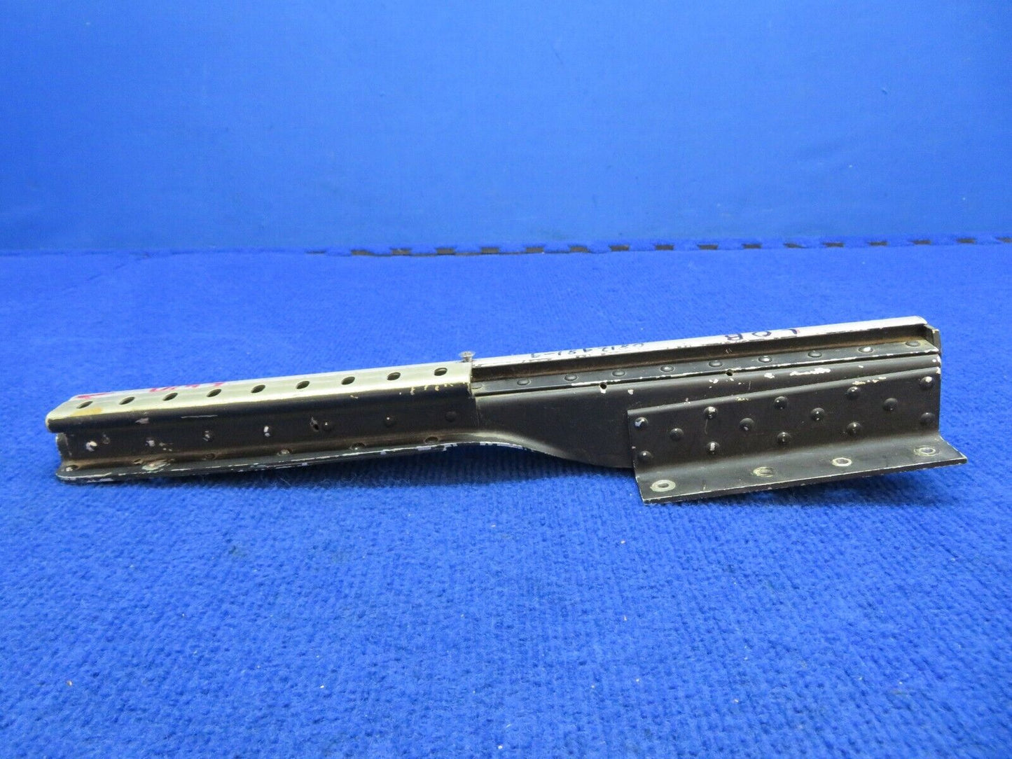 Cessna 310 LH Outboard Seat Track P/N 0812981-9 (0722-300)