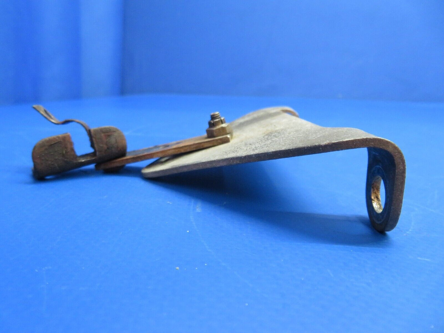 Piper PA-28R-201T Propeller Governor Bracket for Hartzell E-5 (1122-834)