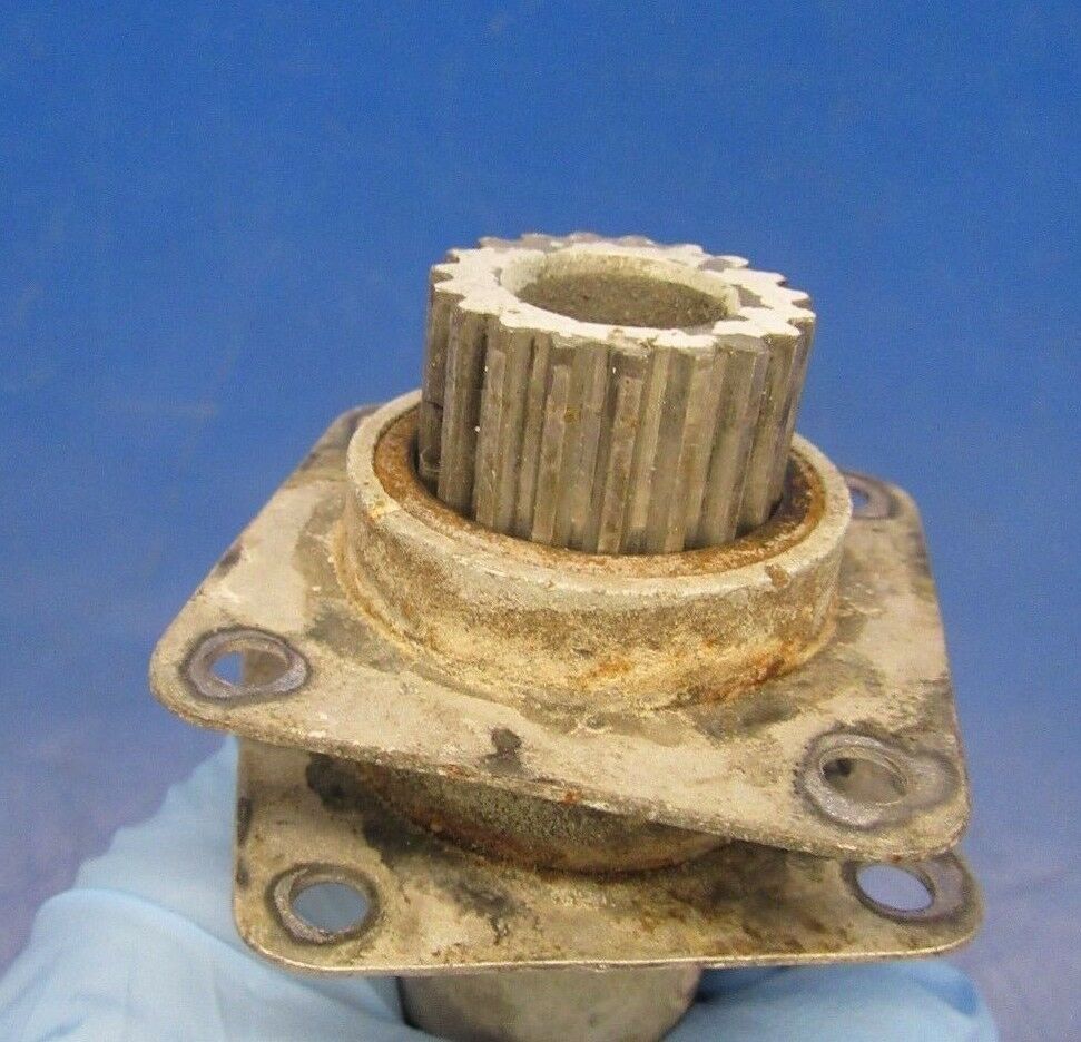 1956 Cessna 310 Bellcrank & Torque Tube Retract 0842103-1, 0842103-5 (1118-150)