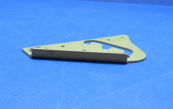 Cessna LH & RH Bracket P/N 0812200-33 NOS (0523-151)