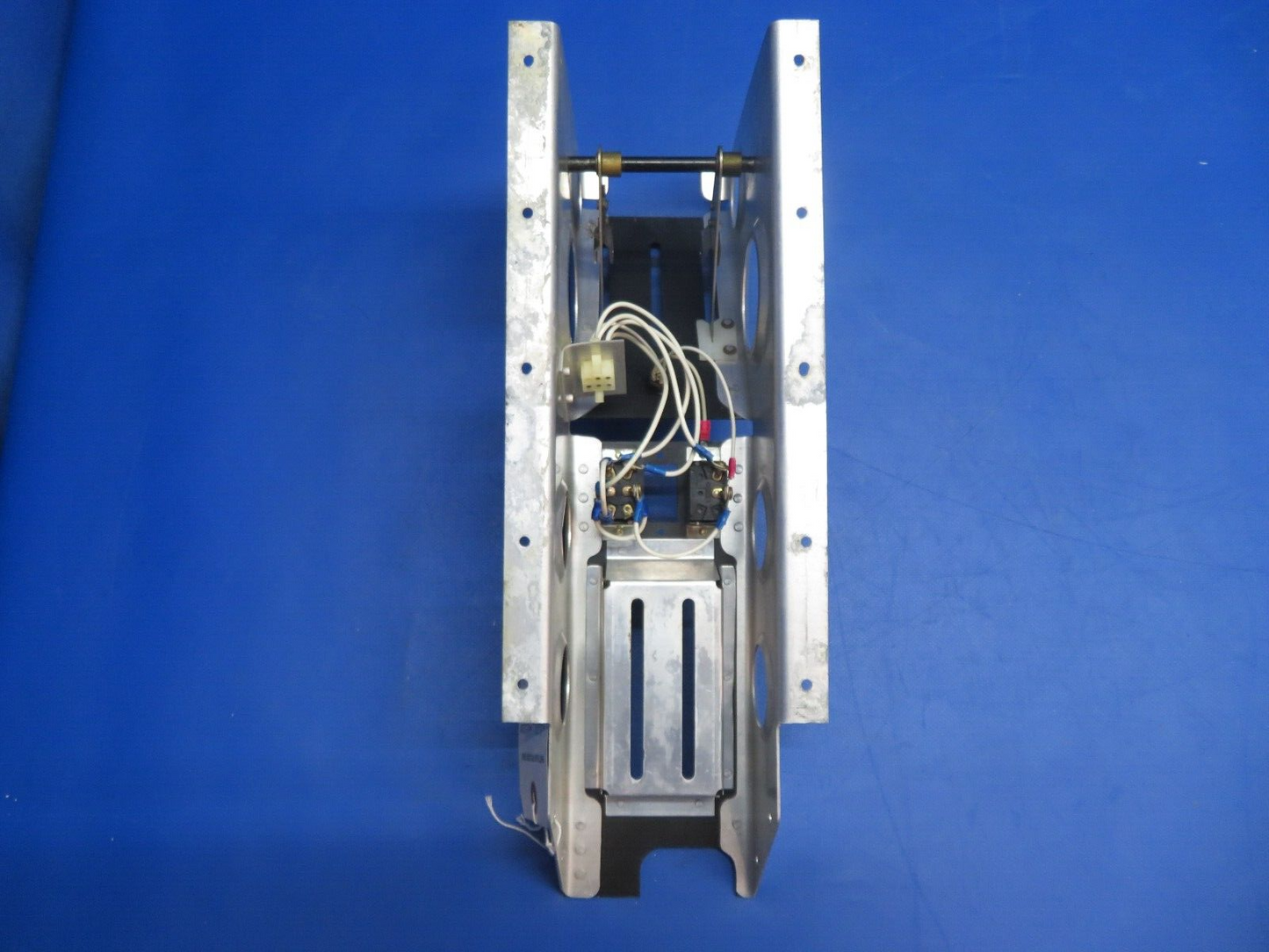 Piper PA-34-200T Control Heater & Selector Valve Cover P/N 37556-00 (0223-909)