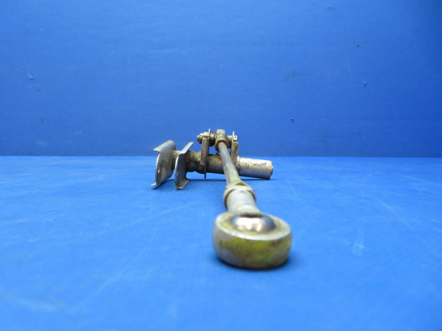Early Cessna 310 / 310B OTBD Bellcrank RH OTBD Flap P/N 0862100-16 (1223-148)