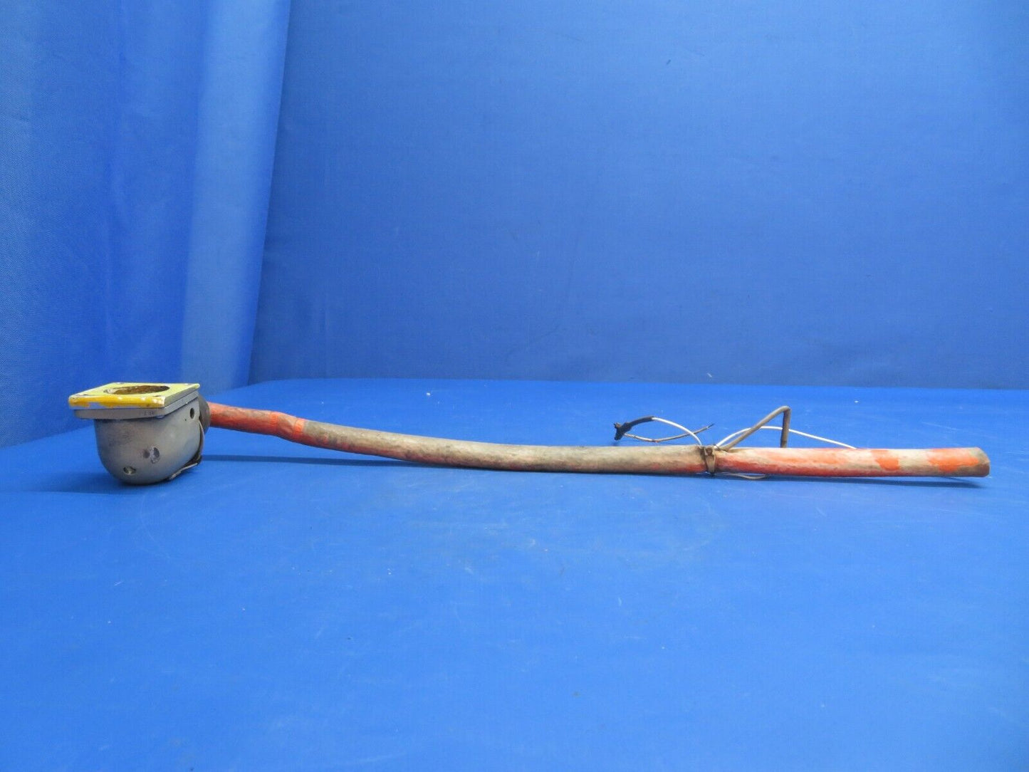 Piper Aerostar 602P Wing De-Ice Light Assy LH P/N 472-621 (0223-594)