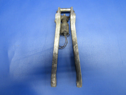 Piper PA23 Aztec LWR Nose Gear Drag Link Assy P/N 16195-1 (0224-1302)