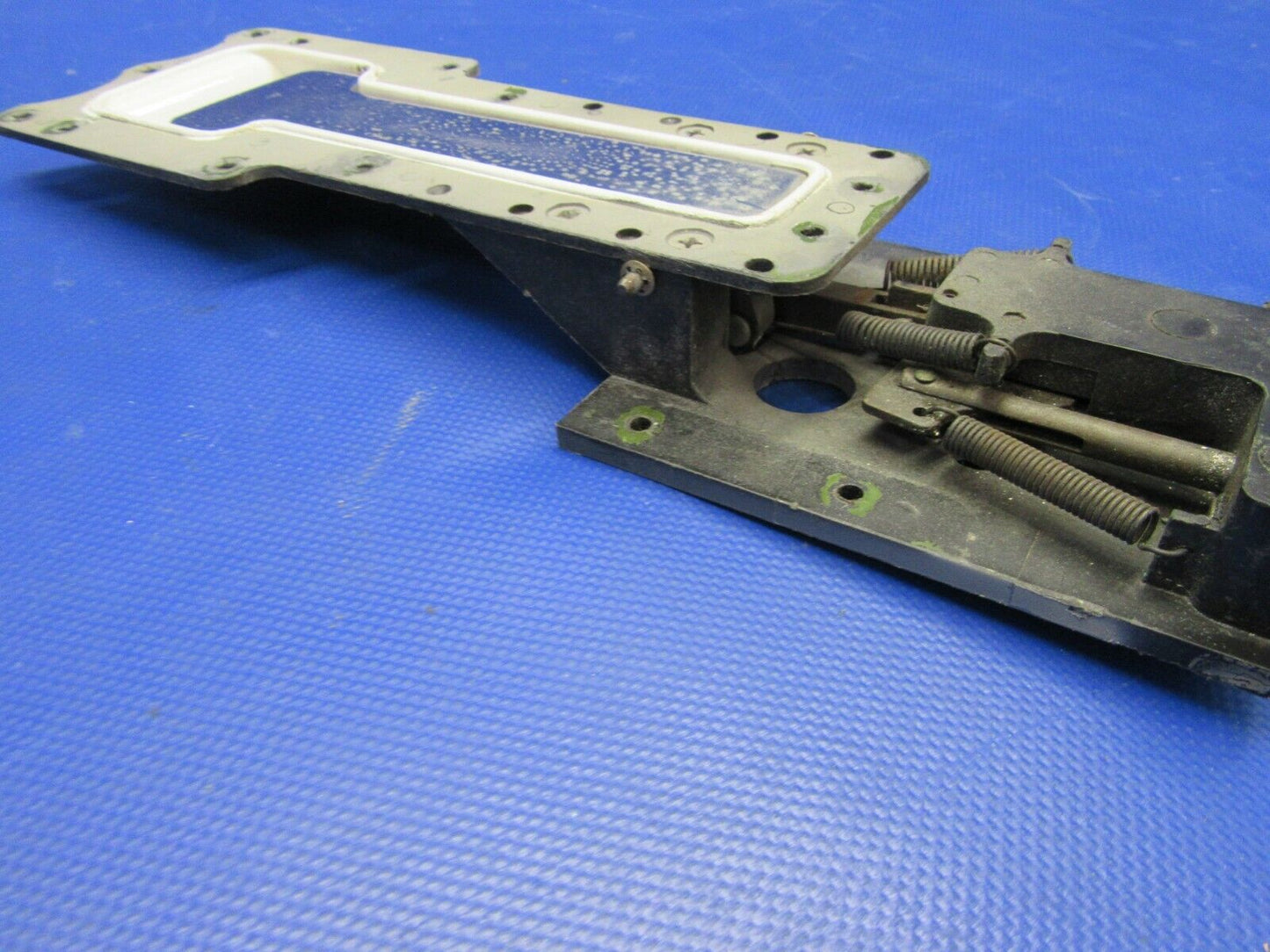 Cessna 210 / T210N Cabin Door Latch Assembly LH P/N 0717024-21 (0321-507)