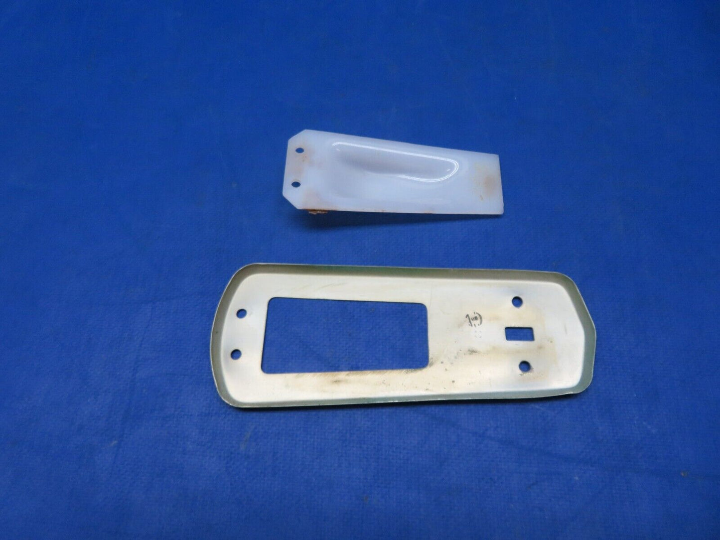 Early Cessna 310 / 310B Baggage Comp  Dome Light Cover P/N 0812351-3 (1223-104)