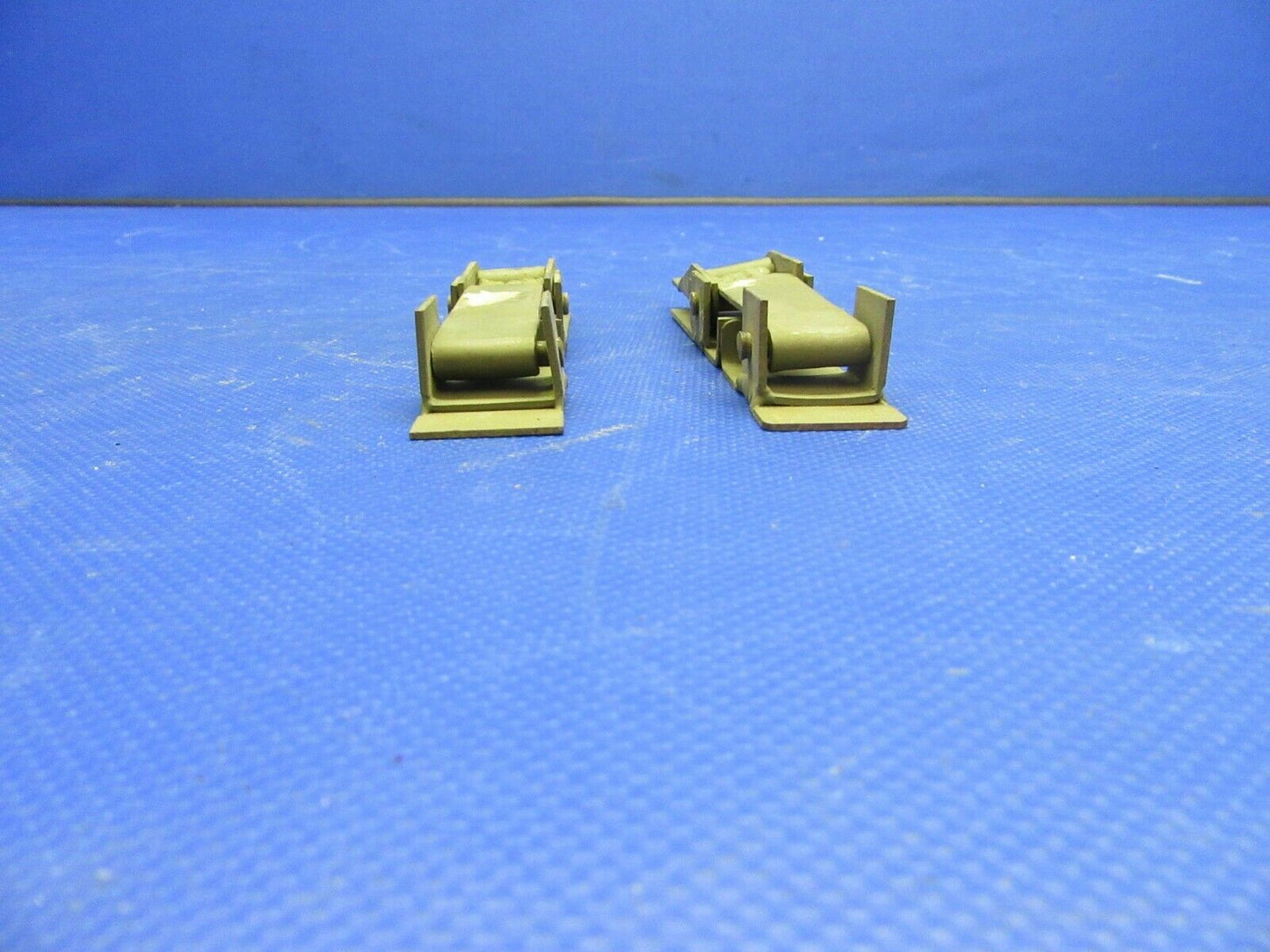 Aircraft Latch P/N 256644-206 LOT OF 2 NOS (0921-546)