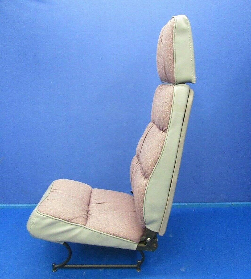 Piper PA-34-200T Seneca II Passenger Seat Rear LH P/N 79479-02 (1119-165)