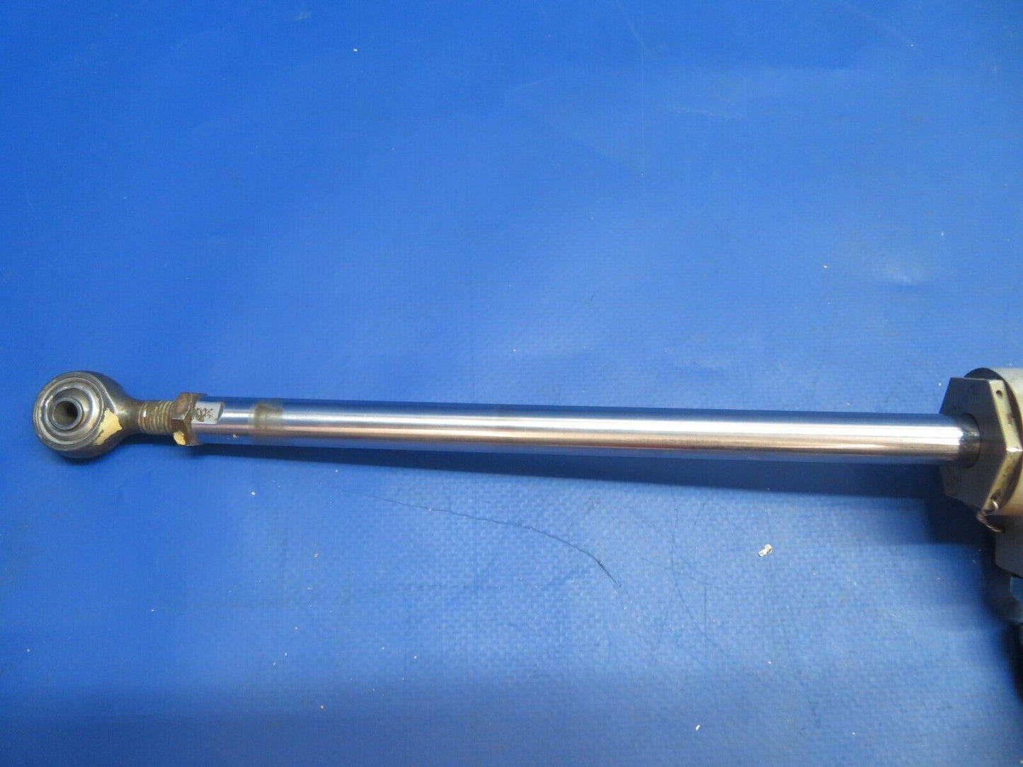 Piper Aerostar 602P RH Flap Actuator Assy P/N 980017-02, 980017-002 (0123-808)