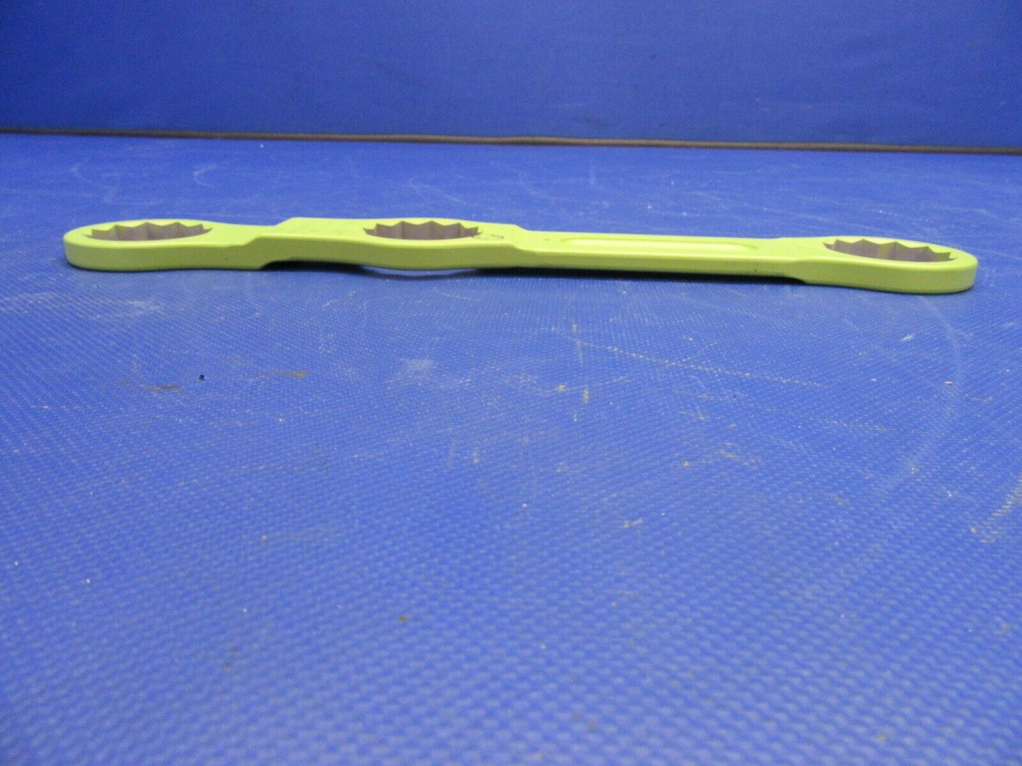 Lock P/N 65-54858-502 (0821-332)