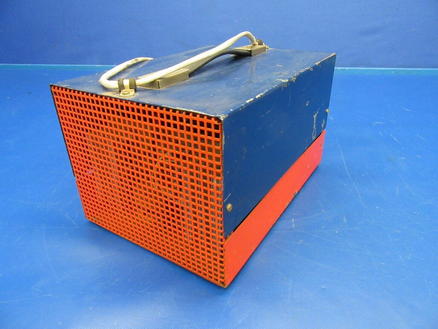 Quadra Wave AGM Inverter 28V (1019-441)