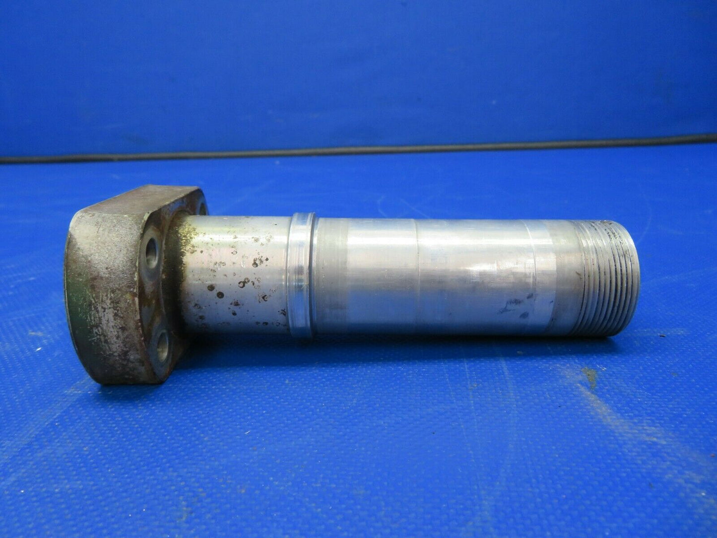 Cessna 150 / 150K Main Gear Axle Aluminum w/ Shims P/N 0541124 (0721-978)