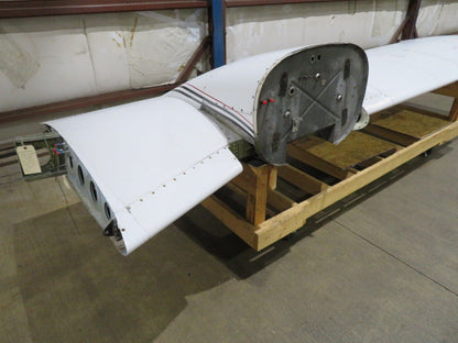 1978 Piper PA-34-200T Seneca LH Wing P/N 37093-03 (0423-104)