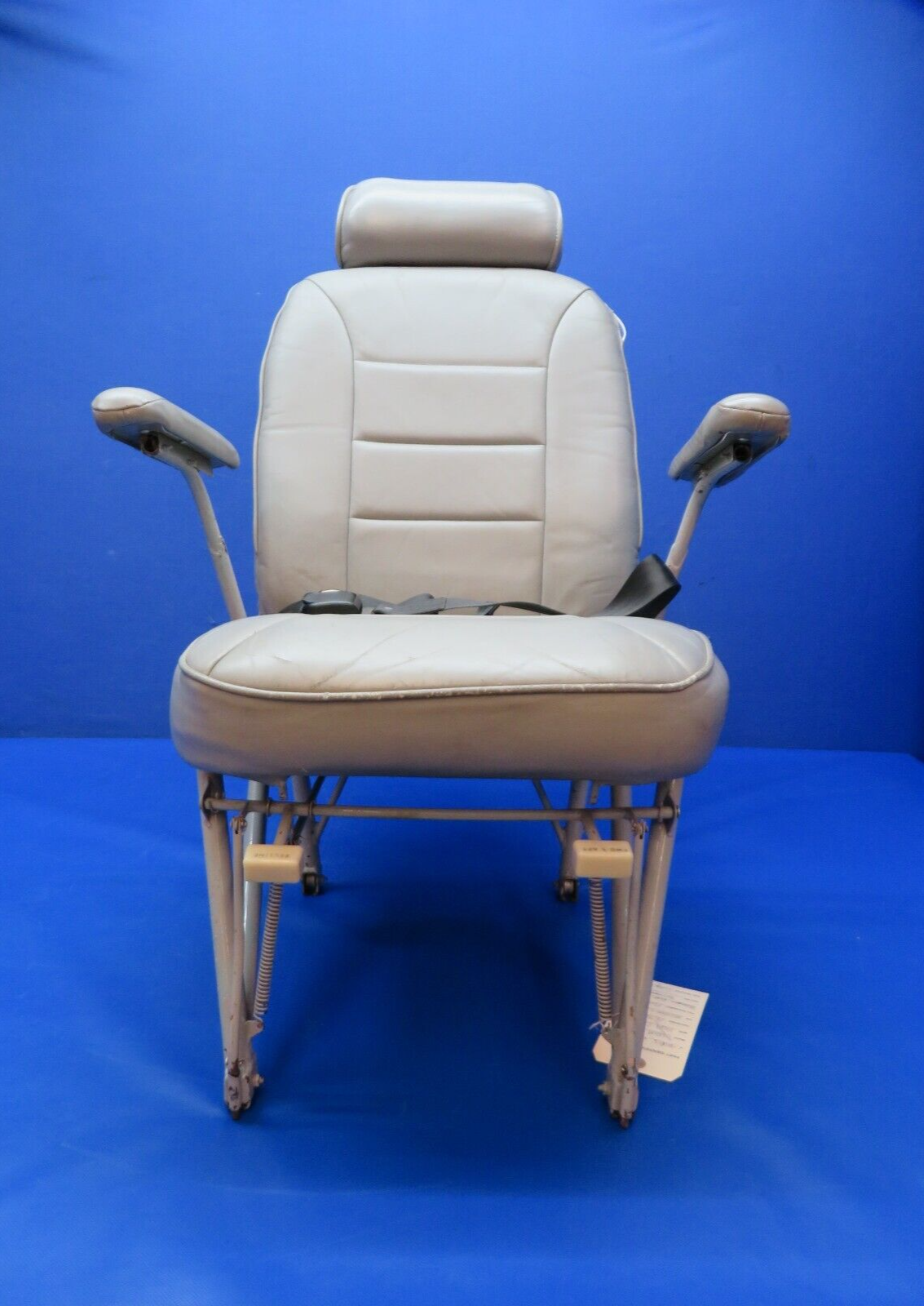 Cessna 401 / 401A FWD Facing Passenger Seat Assy Reclining 5014000-1 (1223-361)