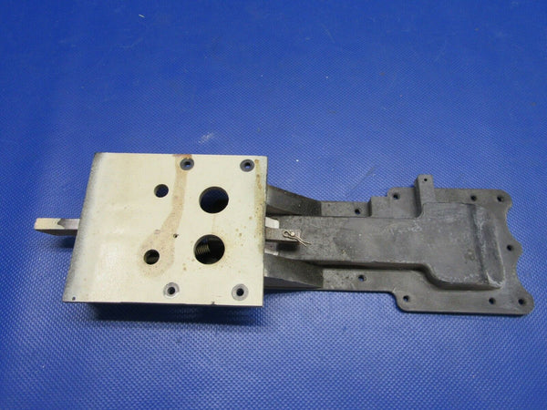 Cessna 210 / T210N Latch Assembly RH Door P/N 0717024-21 (0321-510)