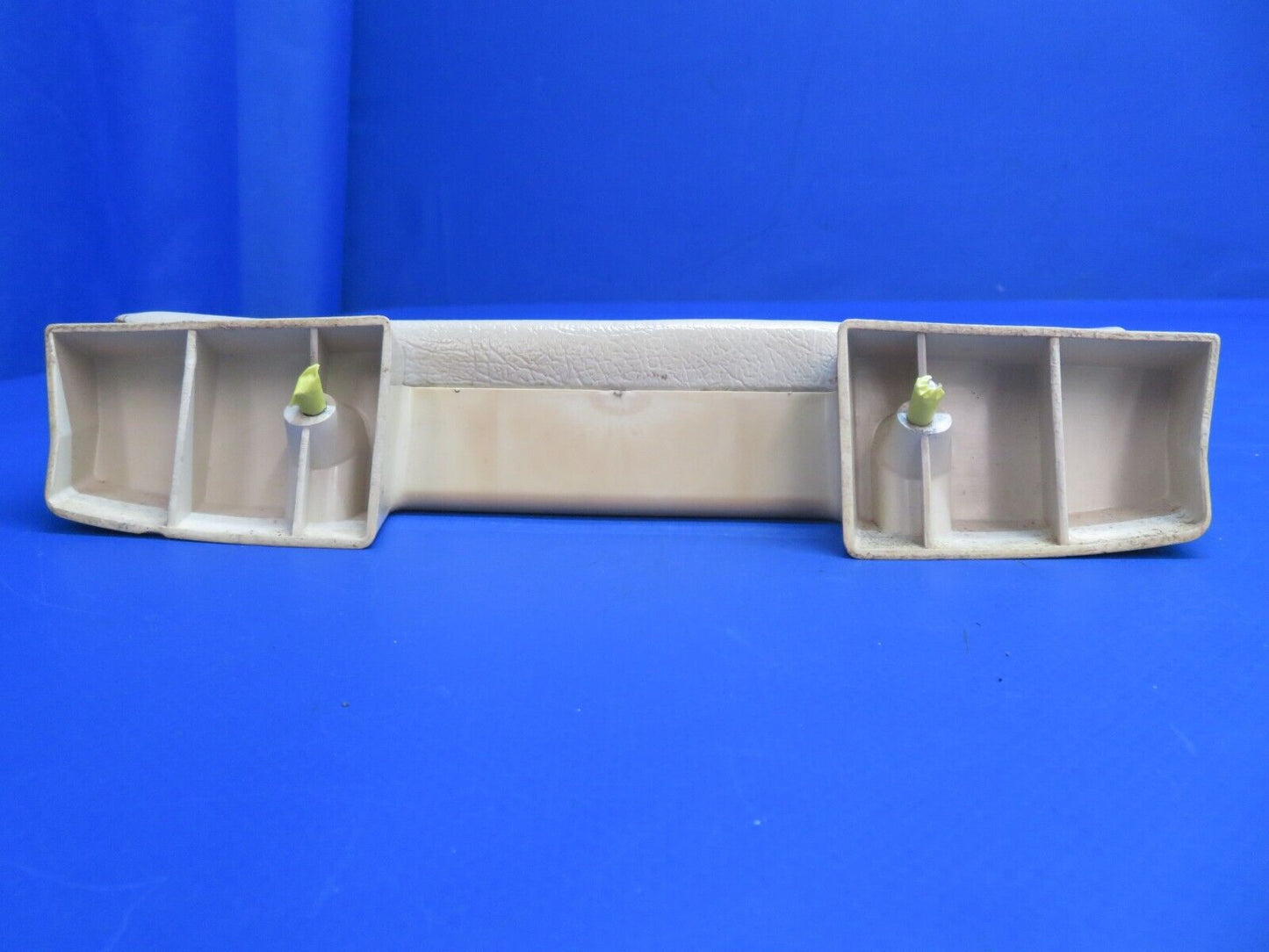Cessna 172 / 172E Armrest Assy LH / RH Cabin Door P/N 1414082-7 (0223-604)