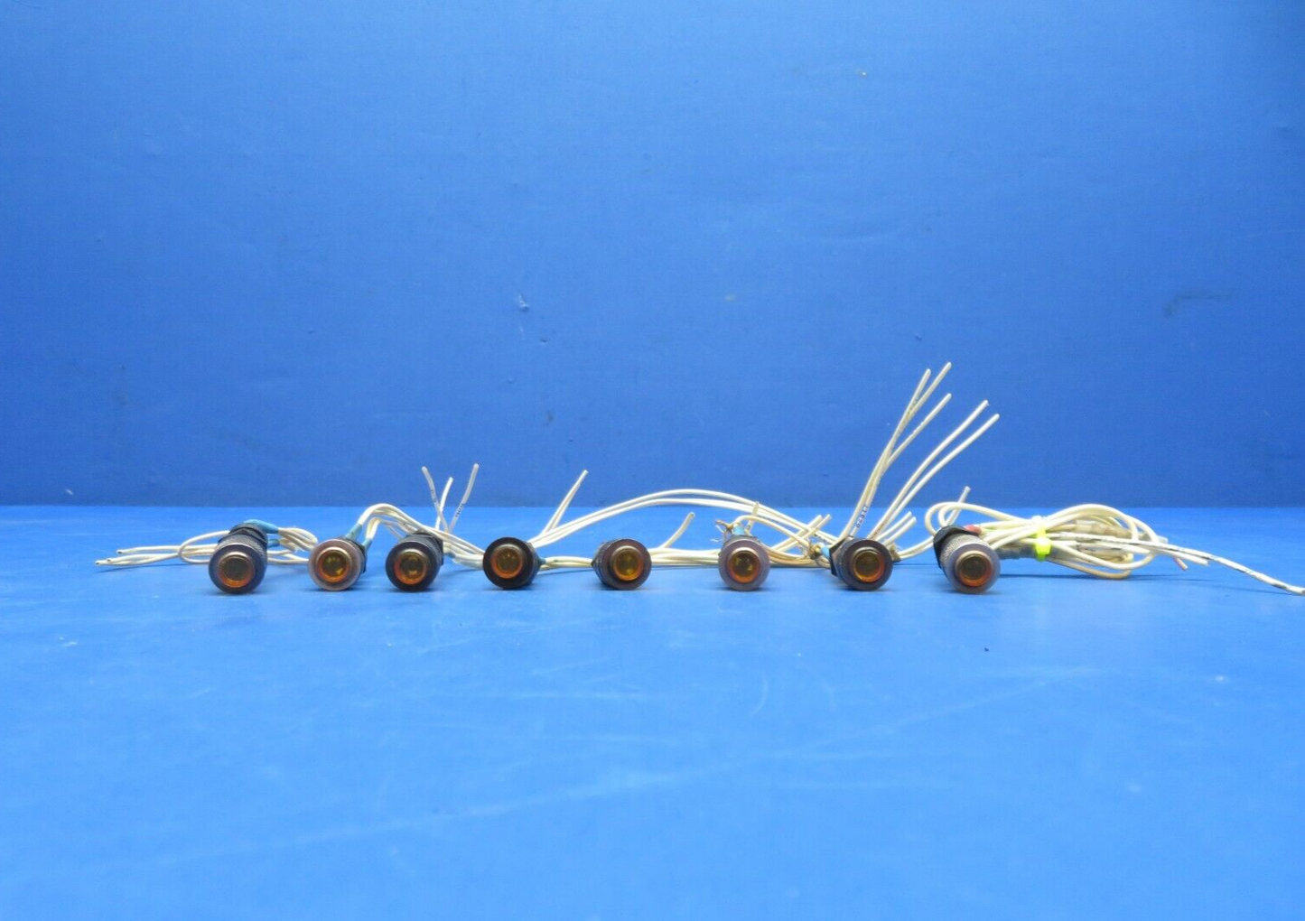Cessna 310 / 310Q Marco Press To Test Light P/N 01-91180-3 LOT OF 12 (0923-319)