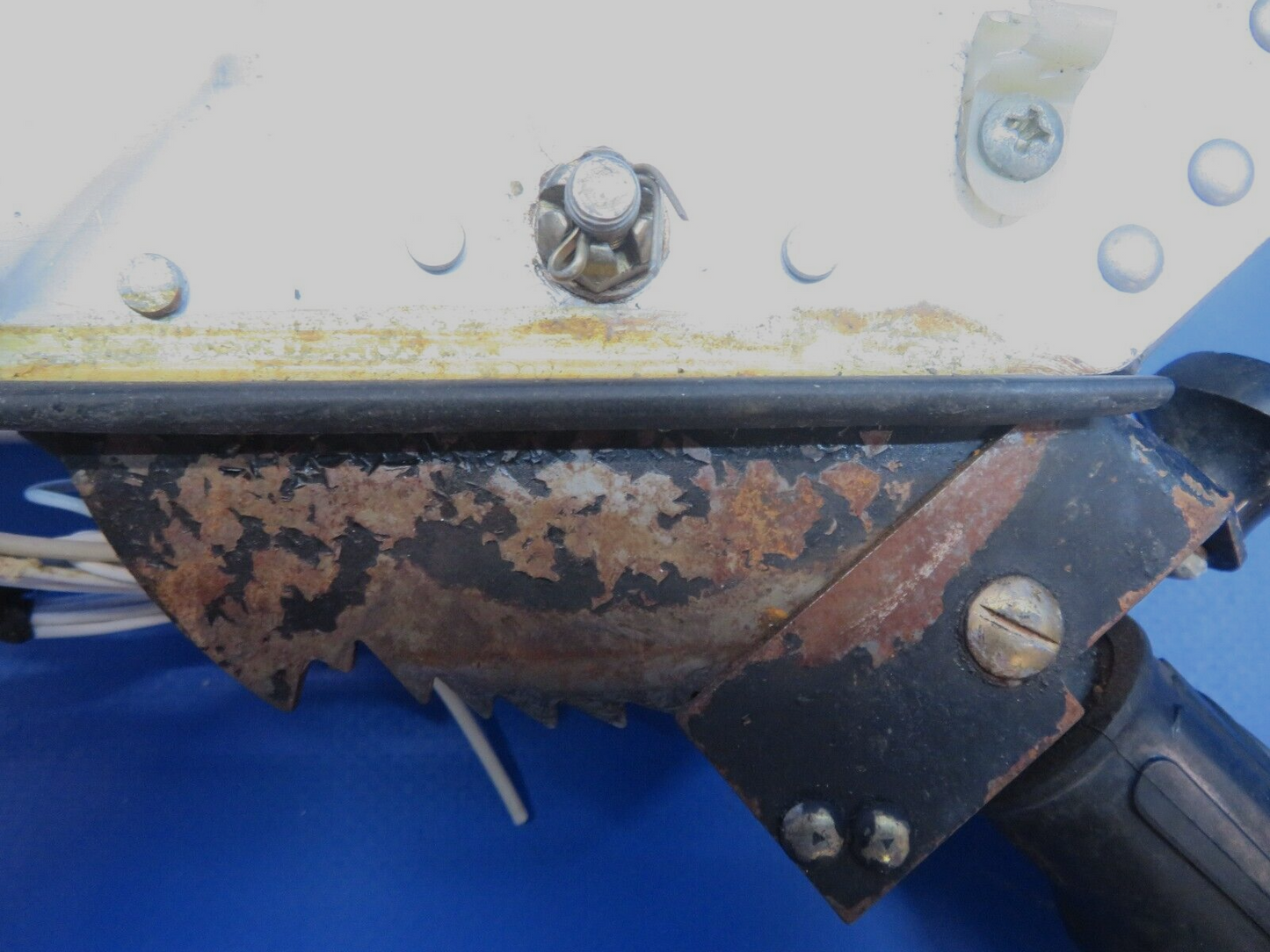 Piper PA-28-201T Dakota Parking Brake Handle & Housing P/N 63357-00 (1222-661)