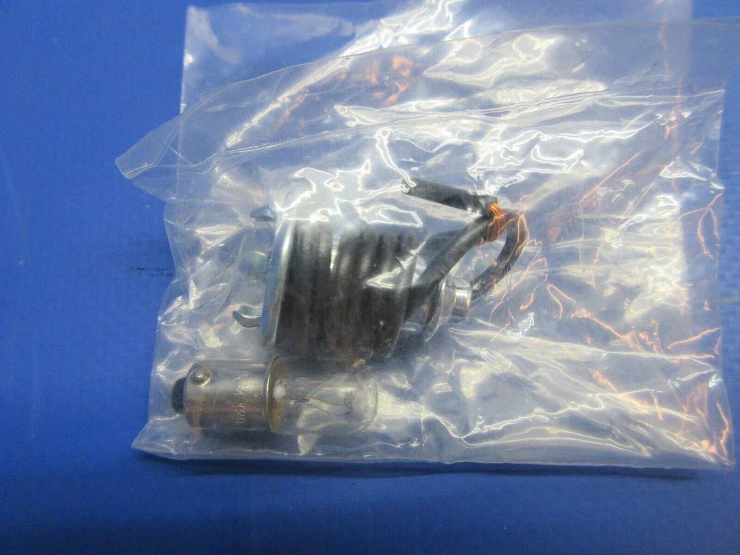 Stewart Warner Fuel Level Indicator 12V P/N 284M, 823835 NOS (0523-577)