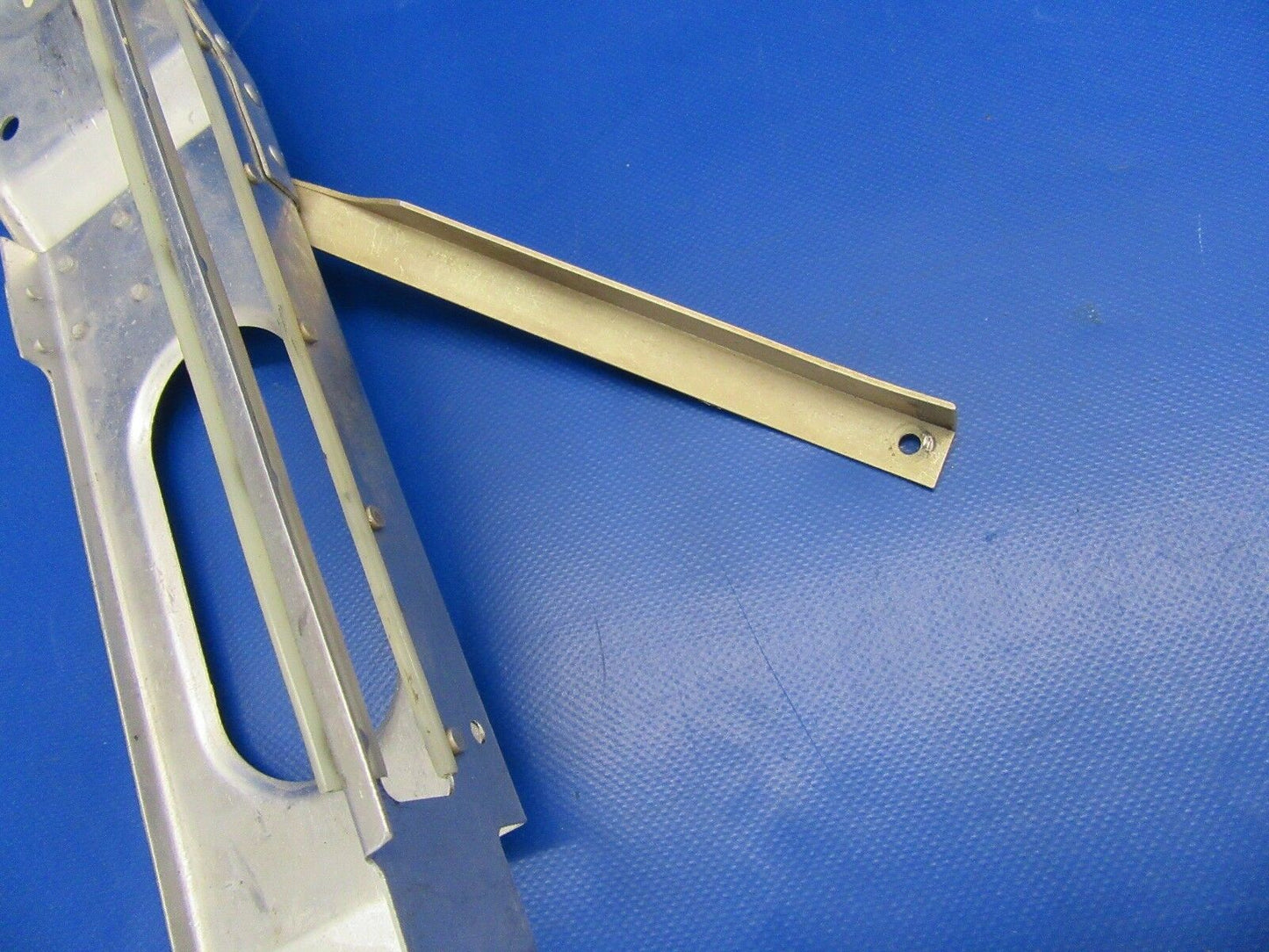 Cessna R182 Support Assy Bellcrank Elevator Control RH P/N 0760693-2 (0817-86)