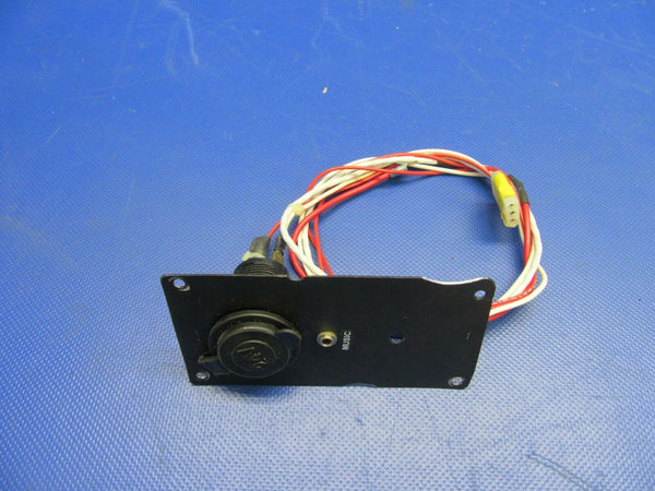 Cessna T210N Power Supply Port & Jack 24 Volts (0621-576)