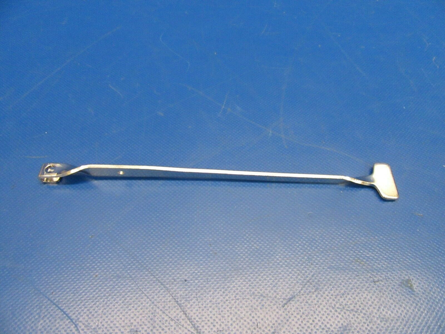 Piper PA28, 32 Handle Quick Drain P/N 65289-000 NOS (0419-447)