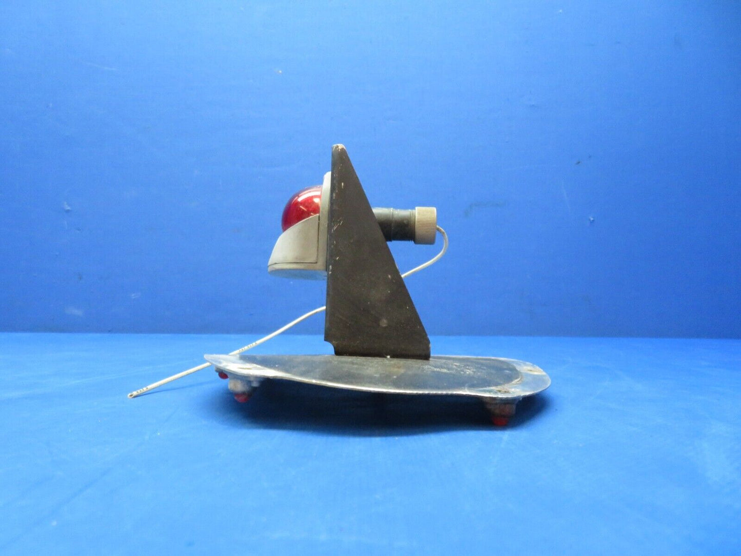 Cessna 310  310F Nav  Light Assy LH Red Lens w/ Access Door 0823200-1 (1123-340)