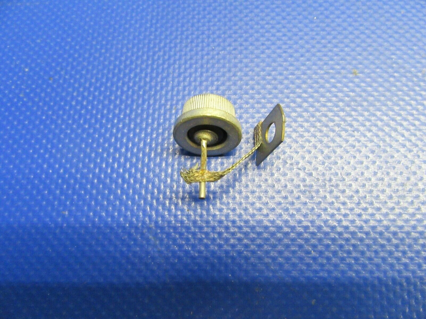 Delco Remy Diode P/N D-3911, 1852929 NOS LOT OF 15 (1021-431)