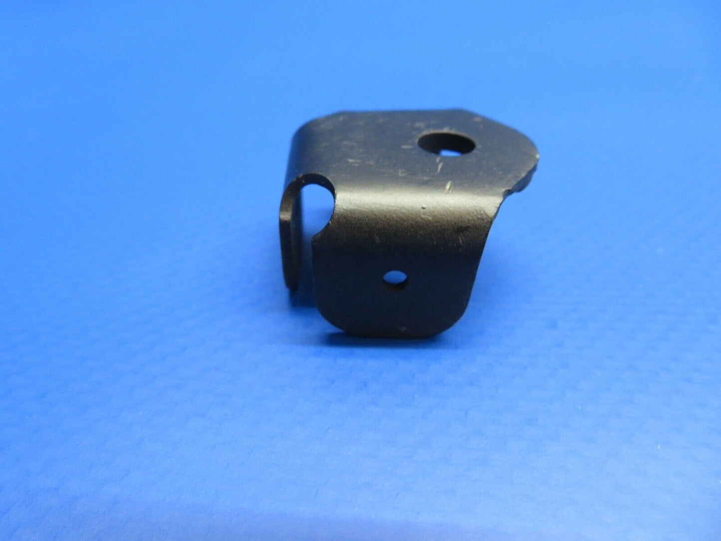 Piper Bracket - Elevator Hinge P/N 49758-002 NOS (0922-581)