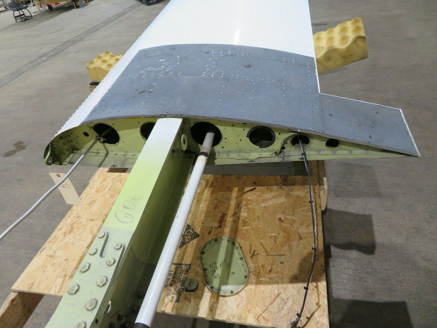 1986 Socata Tobago TB-10 Wing LH and RH P/N 1B011006001, 1B1011006000 (0322-106)