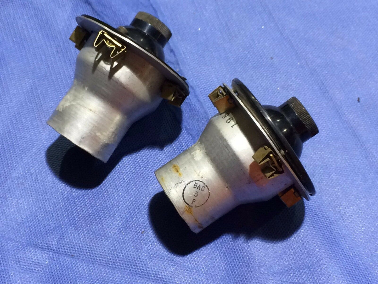 Bellanca Cabin Air Vents LOT OF 2 P/N 196585-90 (0916-110)