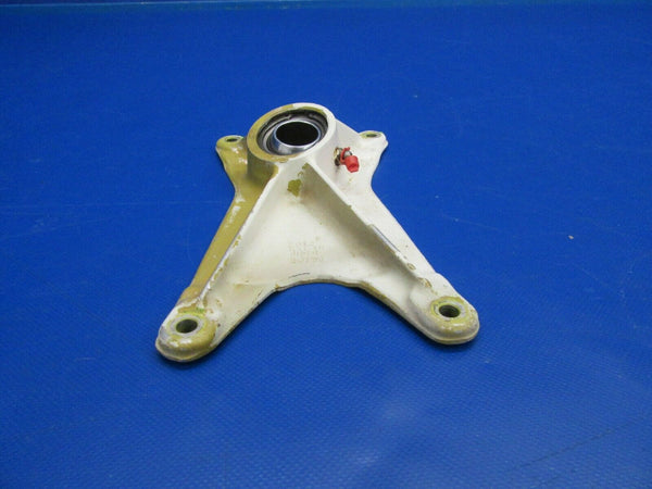 Piper PA-24-250 Comanche Main Gear Fitting FWD LH 20757-00, 20757-000 (1219-118)