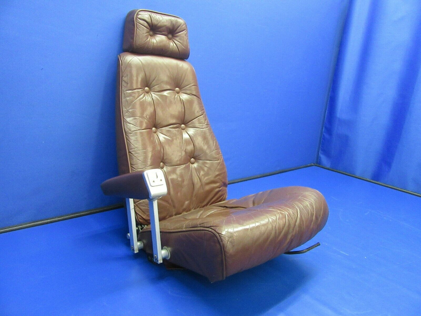 Beech 58 Baron Pilot Seat Cam Adjust P/N 58-530184-1 (0521-503)