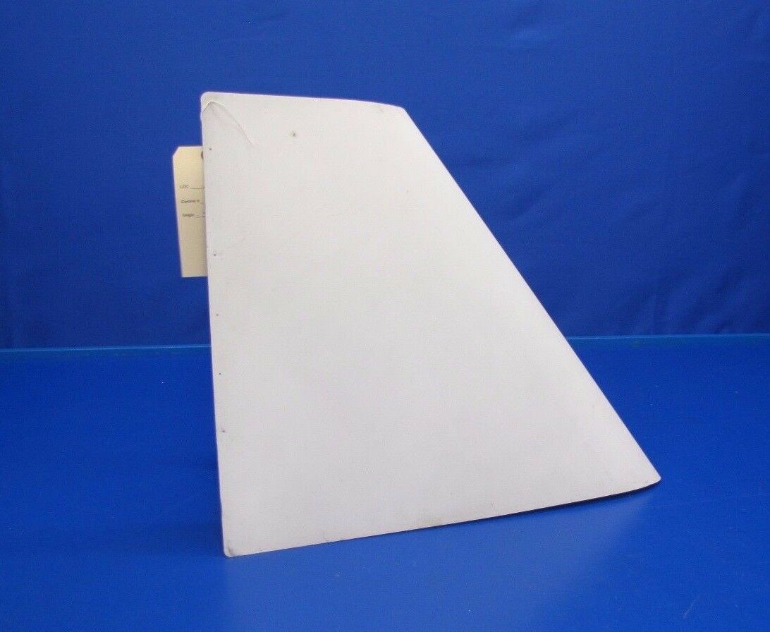 Cessna 188 Fairing Leading Edge RH P/N 1621000-8 NOS (0517-174)