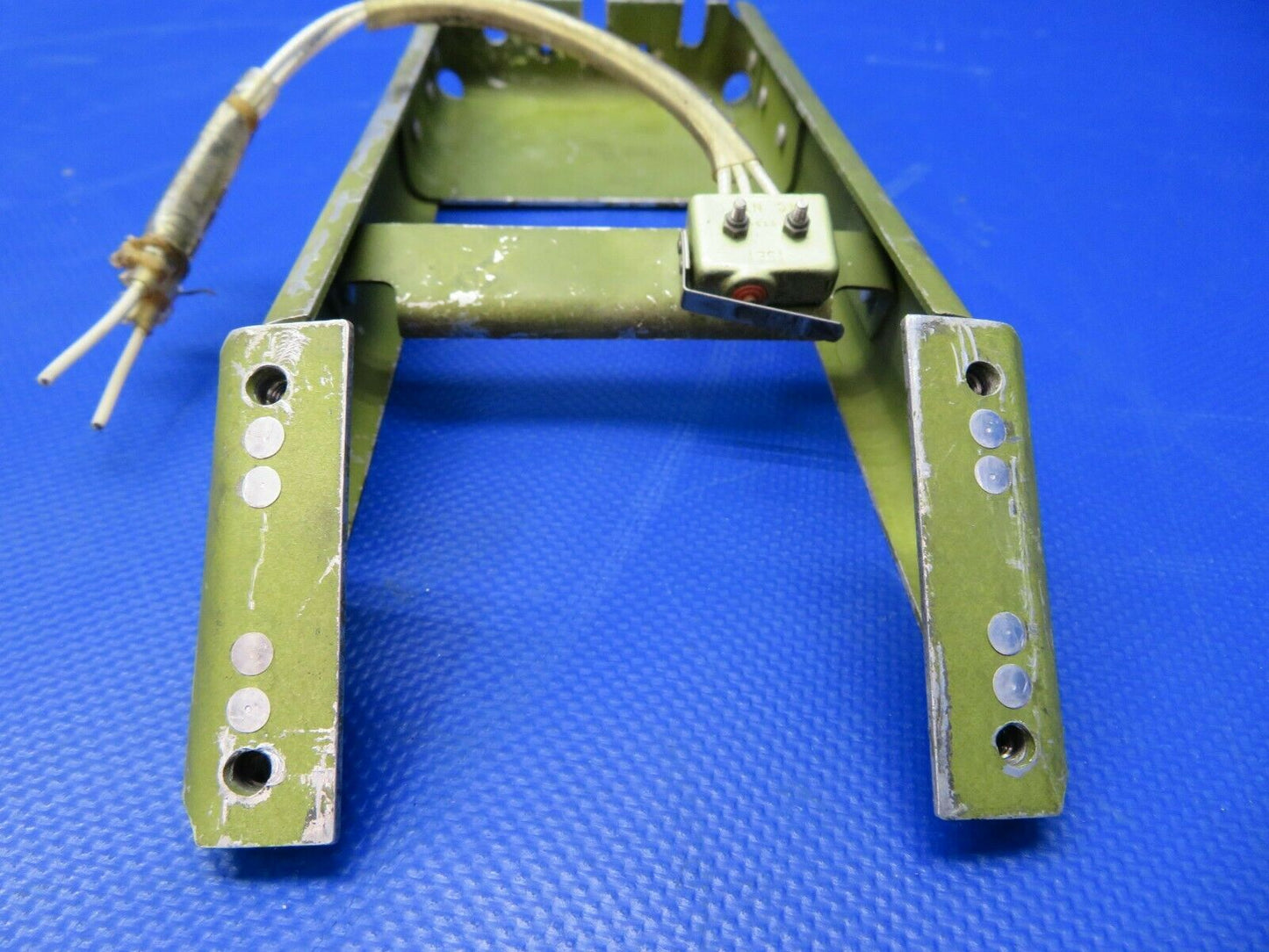 Piper PA-32RT-300 Lance Engine Control Mount P/N 69324-03, 69324-003 (0521-795)