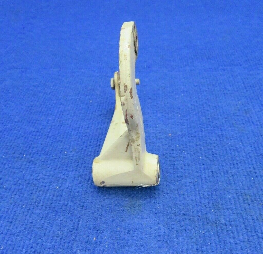 Cessna 310 Idler Bellcrank Assembly Main Gear LH P/N 0841106-1 (0422-430)