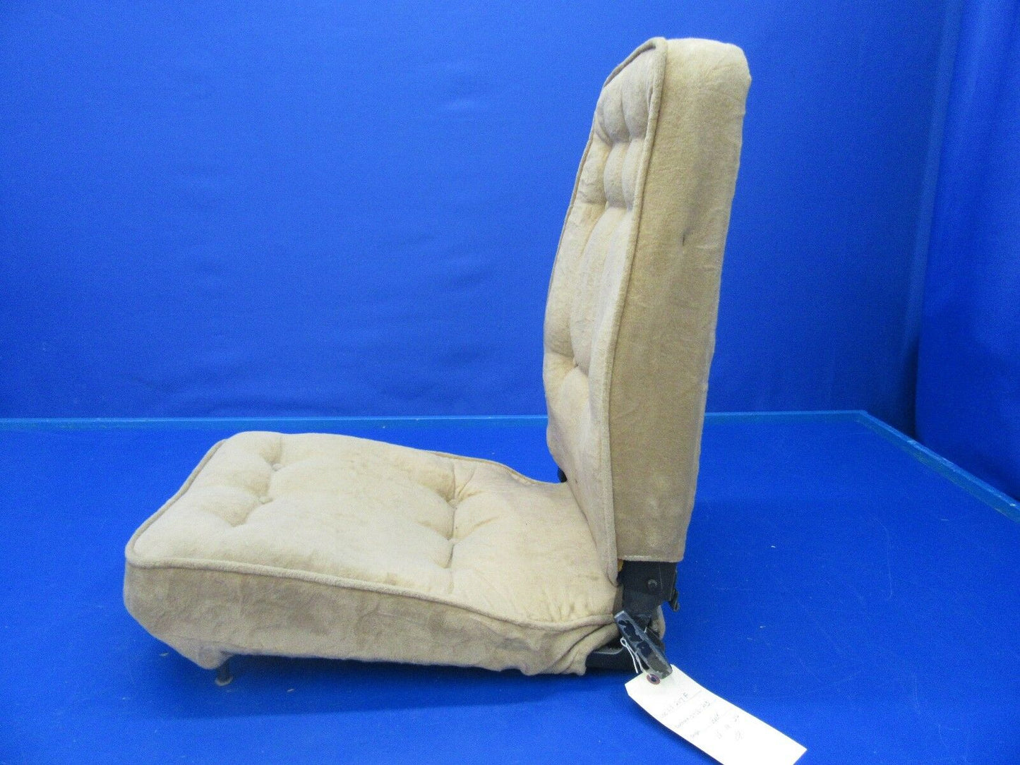 Piper PA-32 Cherokee Six Center Seat Beige Upholstery (0418-203)