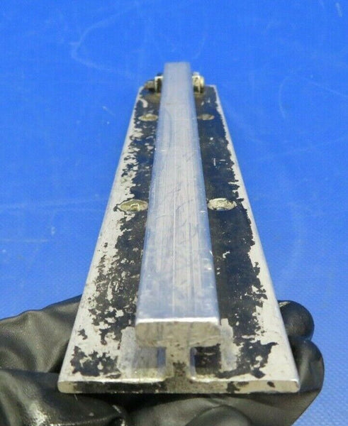 Beech Baron 58B Track Seat Pilot / Co-Pilot INBD 002-430021-63 (0420-04)