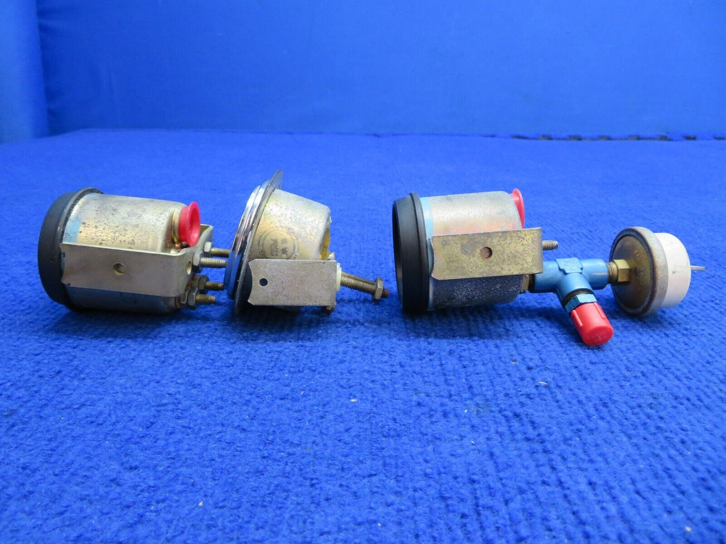 Lake LA-4-200 Turbo Stewart Warner Gauges LOT OF 6 P/N 823697, 823835 (0622-778)