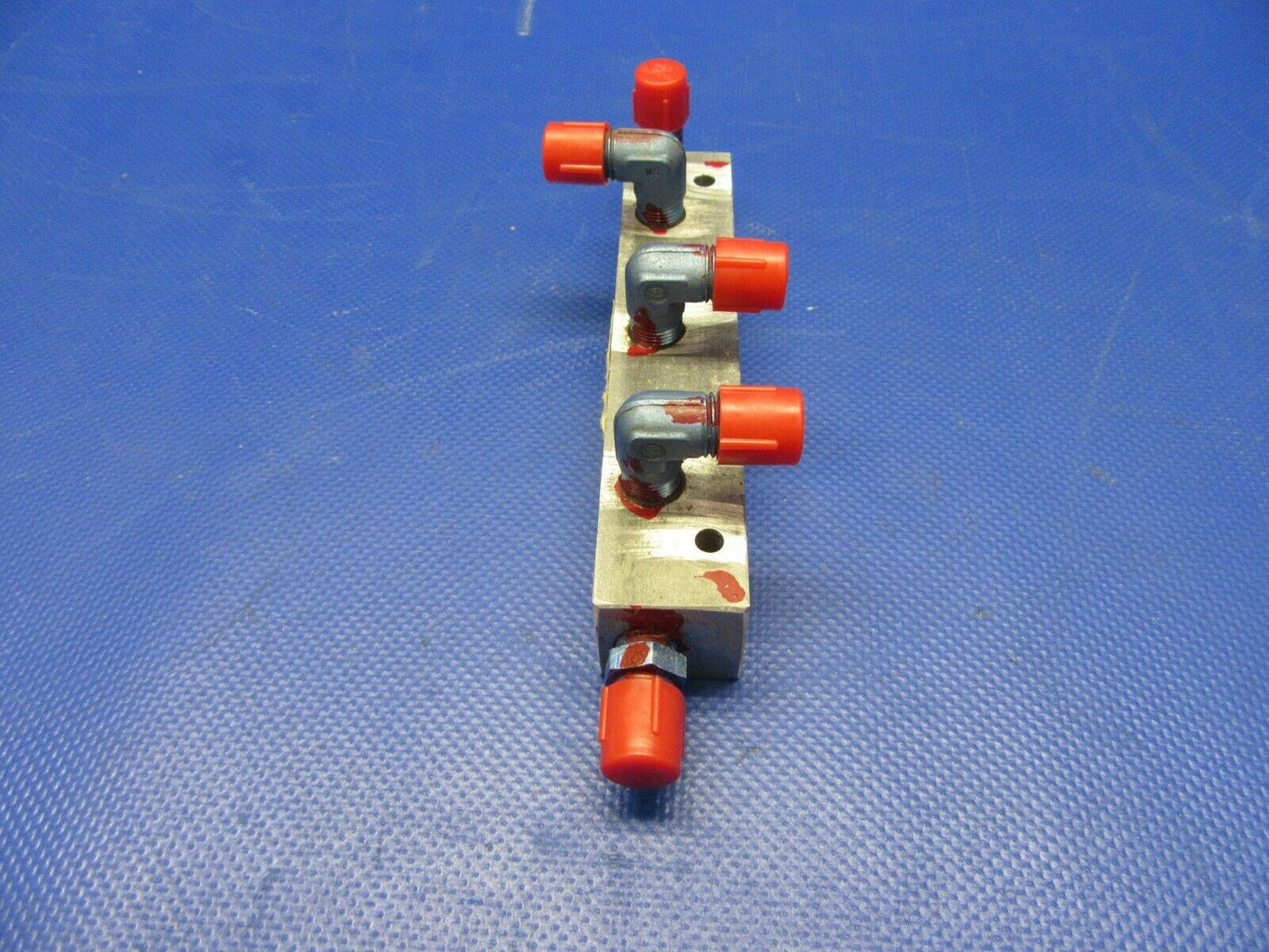 Piper PA-28R-180 Hydraulic Manifold RH P/N 67521-00, 67521-000 (0621-532)