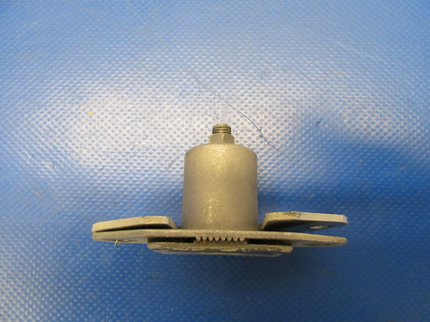 Cessna 210 / P210N Door Plate Lock P/N 2117157-1 (0919-286)
